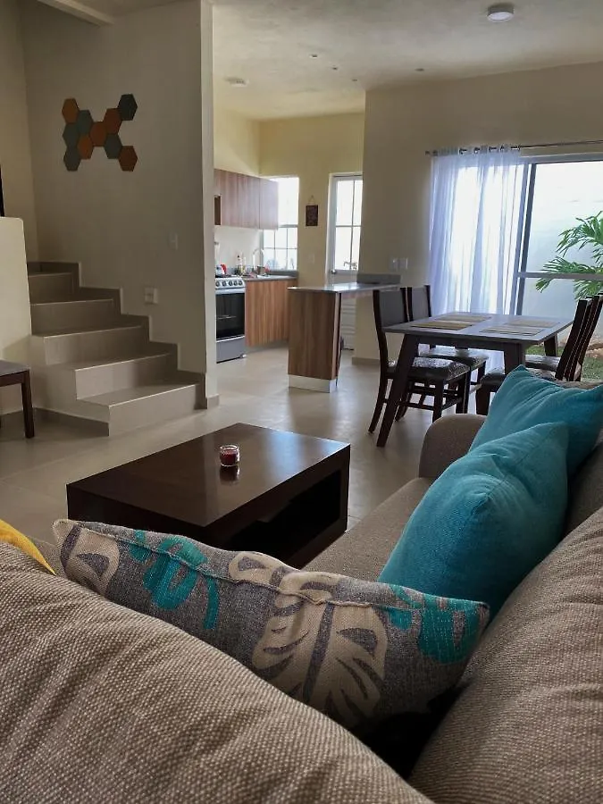Cozy Family Vacation Home Near The Beach! Playa del Carmen Сasa de vacaciones
