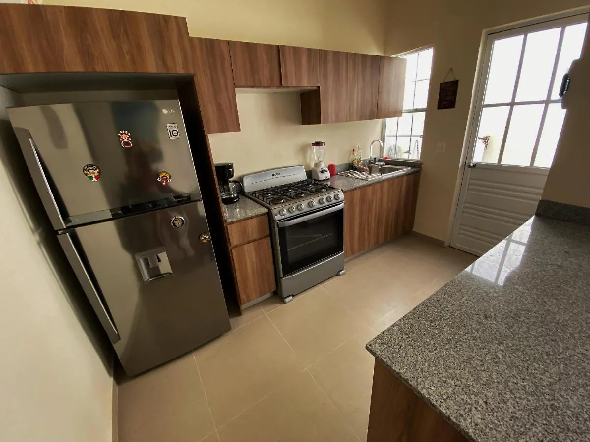 Cozy Family Vacation Home Near The Beach! Playa del Carmen Сasa de vacaciones