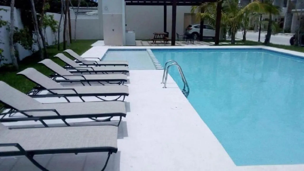 Cozy Family Vacation Home Near The Beach! Playa del Carmen 0*,  México